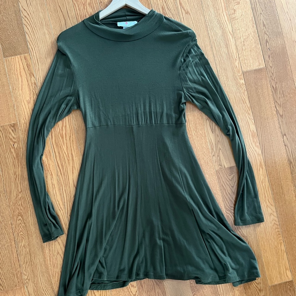 White plumb long sleeve green dress